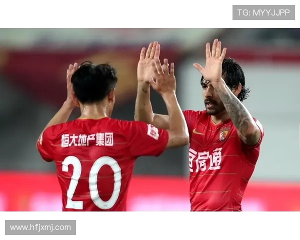 广州富力与恒大激战正酣谁能在这场德比中笑到最后